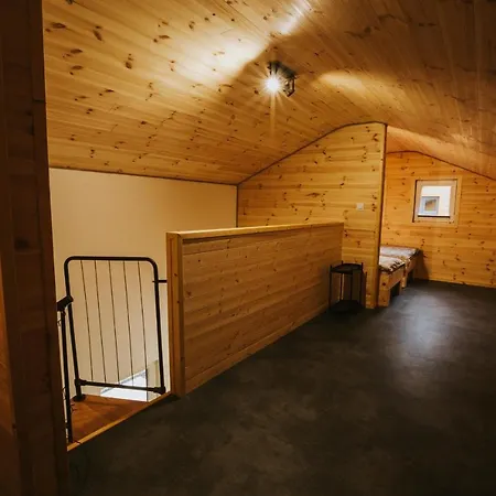 Dom wakacyjny Rower-narty-leżak - Całoroczne, Niezależne, Taras, Grill, Zadaszone Jacuzzi, Ognisko, Duży Teren, Blisko Las, Trasy Rowerowe Single-track, Piesze Wędrówki, Narty *