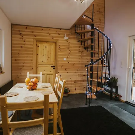 Rower-narty-leżak - Całoroczne, Niezależne, Taras, Grill, Zadaszone Jacuzzi, Ognisko, Duży Teren, Blisko Las, Trasy Rowerowe Single-track, Piesze Wędrówki, Narty