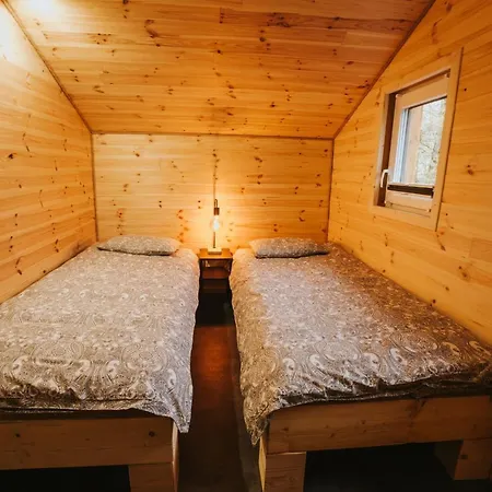 Dom wakacyjny Rower-narty-leżak - Całoroczne, Niezależne, Taras, Grill, Zadaszone Jacuzzi, Ognisko, Duży Teren, Blisko Las, Trasy Rowerowe Single-track, Piesze Wędrówki, Narty