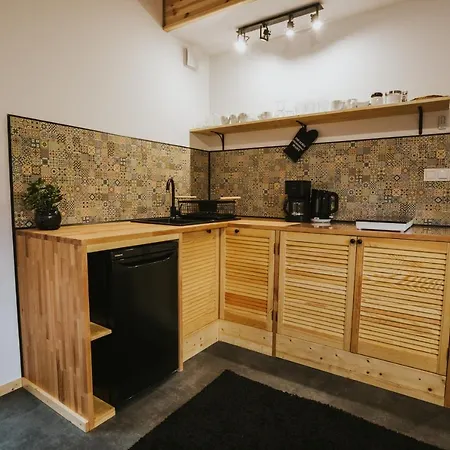 Dom wakacyjny Rower-narty-leżak - Całoroczne, Niezależne, Taras, Grill, Zadaszone Jacuzzi, Ognisko, Duży Teren, Blisko Las, Trasy Rowerowe Single-track, Piesze Wędrówki, Narty Świeradów-Zdrój