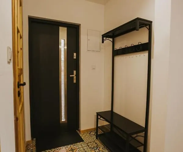 Ferienhaus Rower-narty-lezak - Caloroczne, Niezalezne, Taras, Grill, Zadaszone Jacuzzi, Ognisko, Duzy Teren, Blisko Las, Trasy Rowerowe Single-track, Piesze Wedrowki, Narty