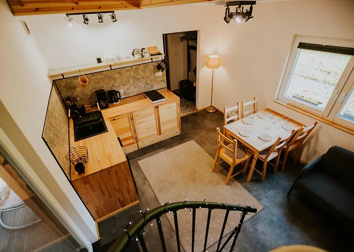 Ferienhaus Rower-narty-lezak - Caloroczne, Niezalezne, Taras, Grill, Zadaszone Jacuzzi, Ognisko, Duzy Teren, Blisko Las, Trasy Rowerowe Single-track, Piesze Wedrowki, Narty *